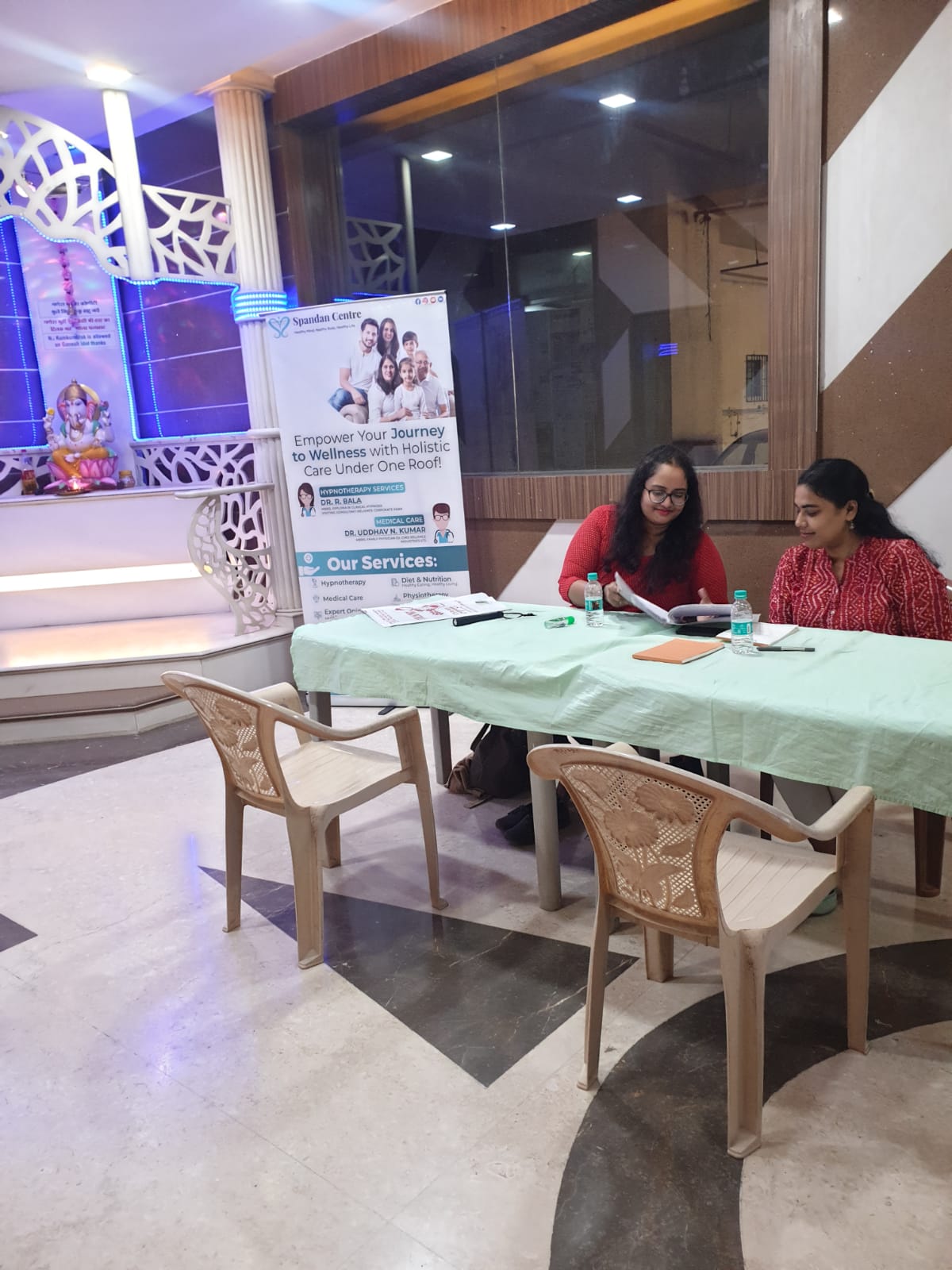 Camp at Monarch luxuria 0